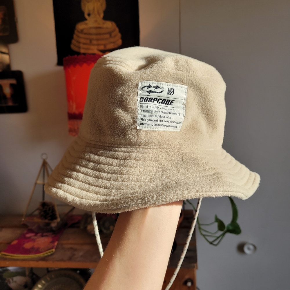 Gorpcore Simons Fleece Bucket Hat In Soft Beige - Os